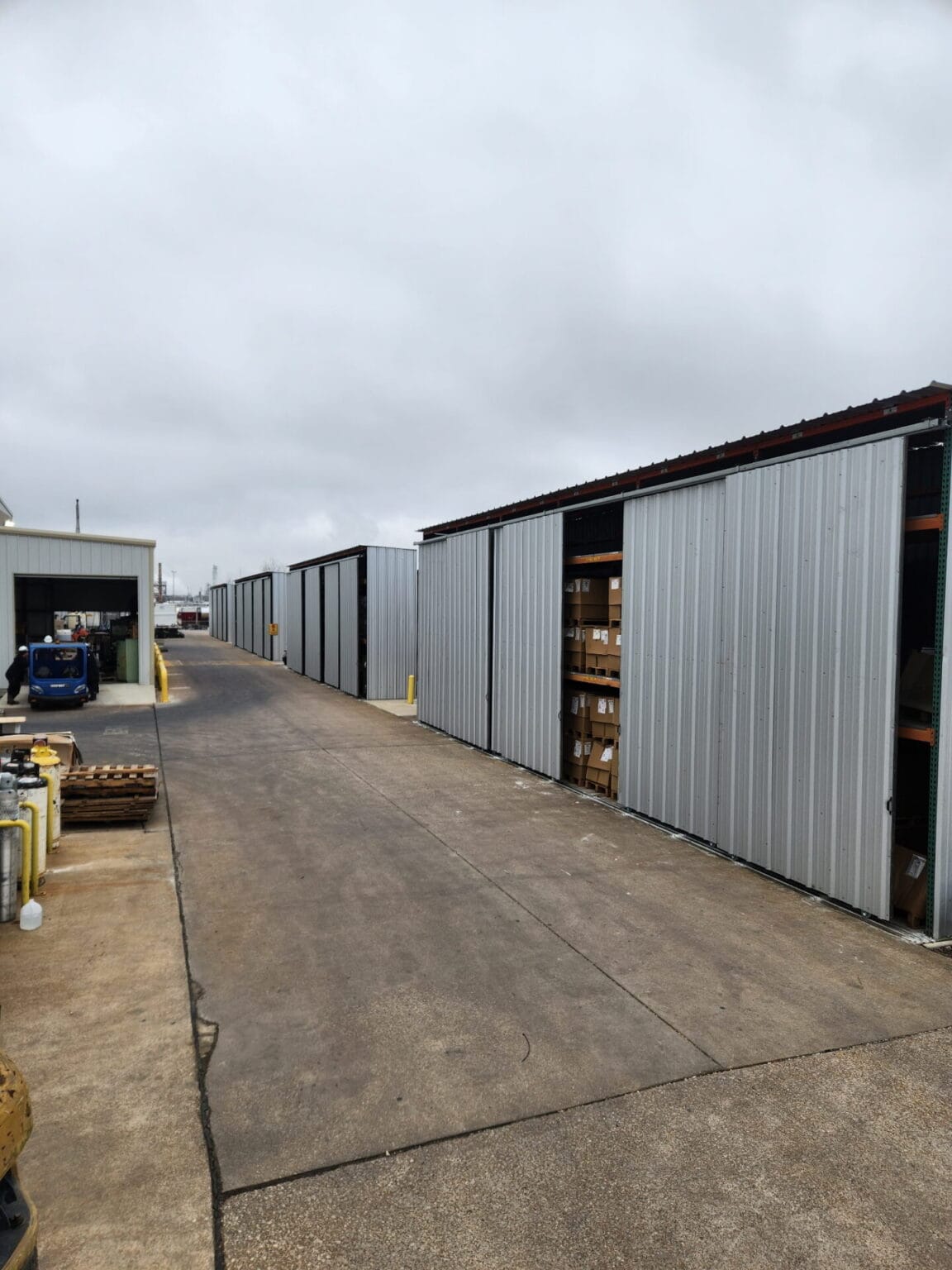 Custom Enclosed Pallet Rack Systems for Outdoor Weather Protection ...