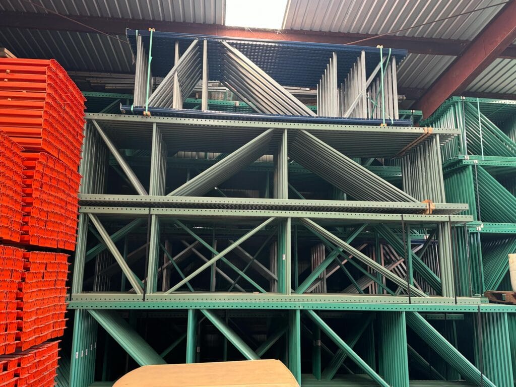 Interlake 96x 3-1/2" Teardrop Pallet Racking Beam - Step Beam, 4170Lb Capacity, Model 36E